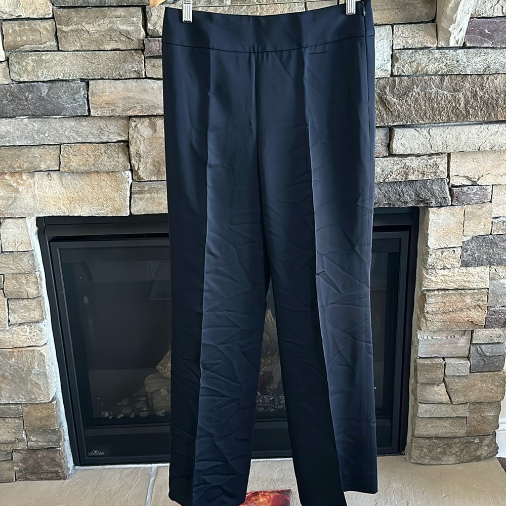 Armani Collezioni size 6 pants in black